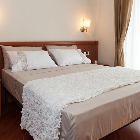Апартаменти Residenza Il Parco 3 Рим Екстер'єр фото